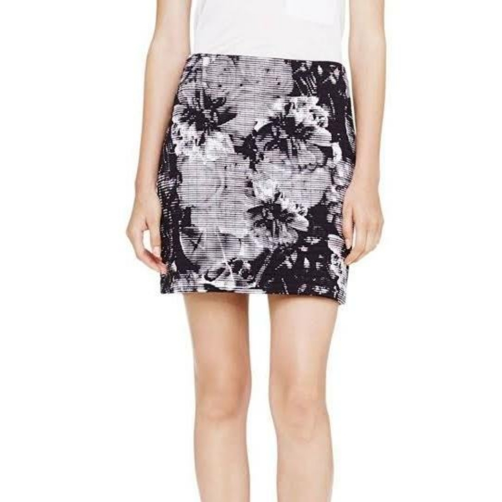 CLUB MONACO Black/White Janette Quilted Floral Mini Skirt